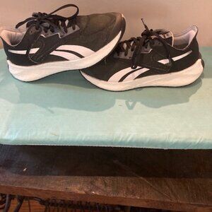 womens reebok sneekers